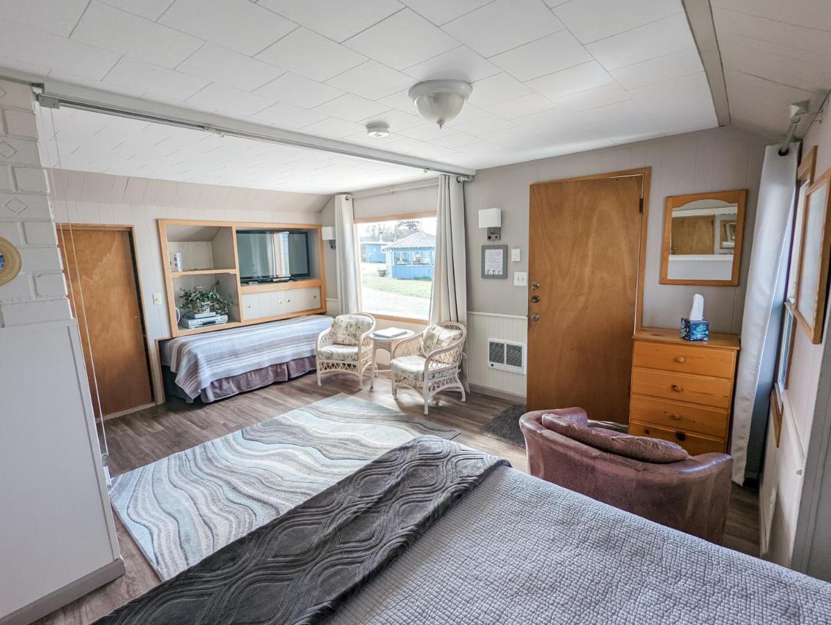 Juan De Fuca Waterfront Hotel & Cottages سيكيم المظهر الخارجي الصورة