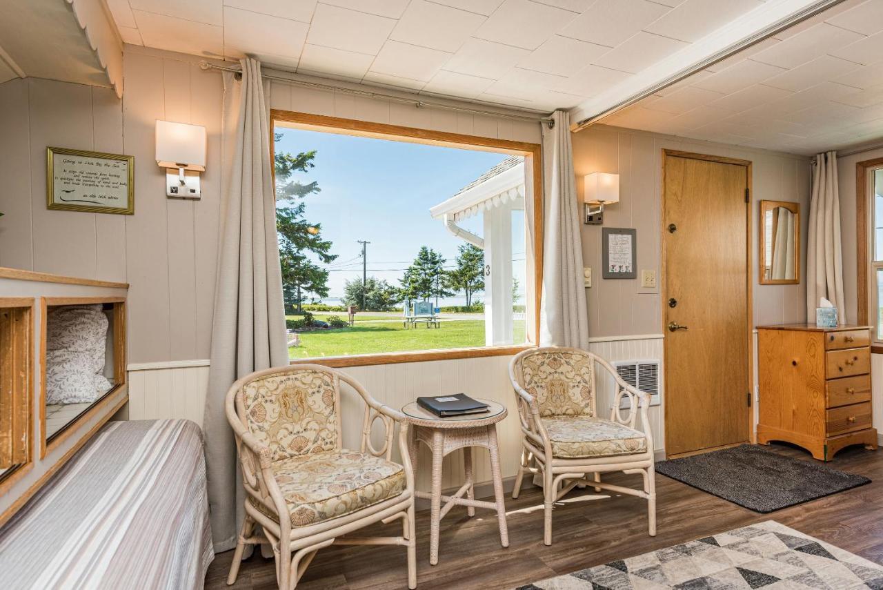 Juan De Fuca Waterfront Hotel & Cottages سيكيم المظهر الخارجي الصورة