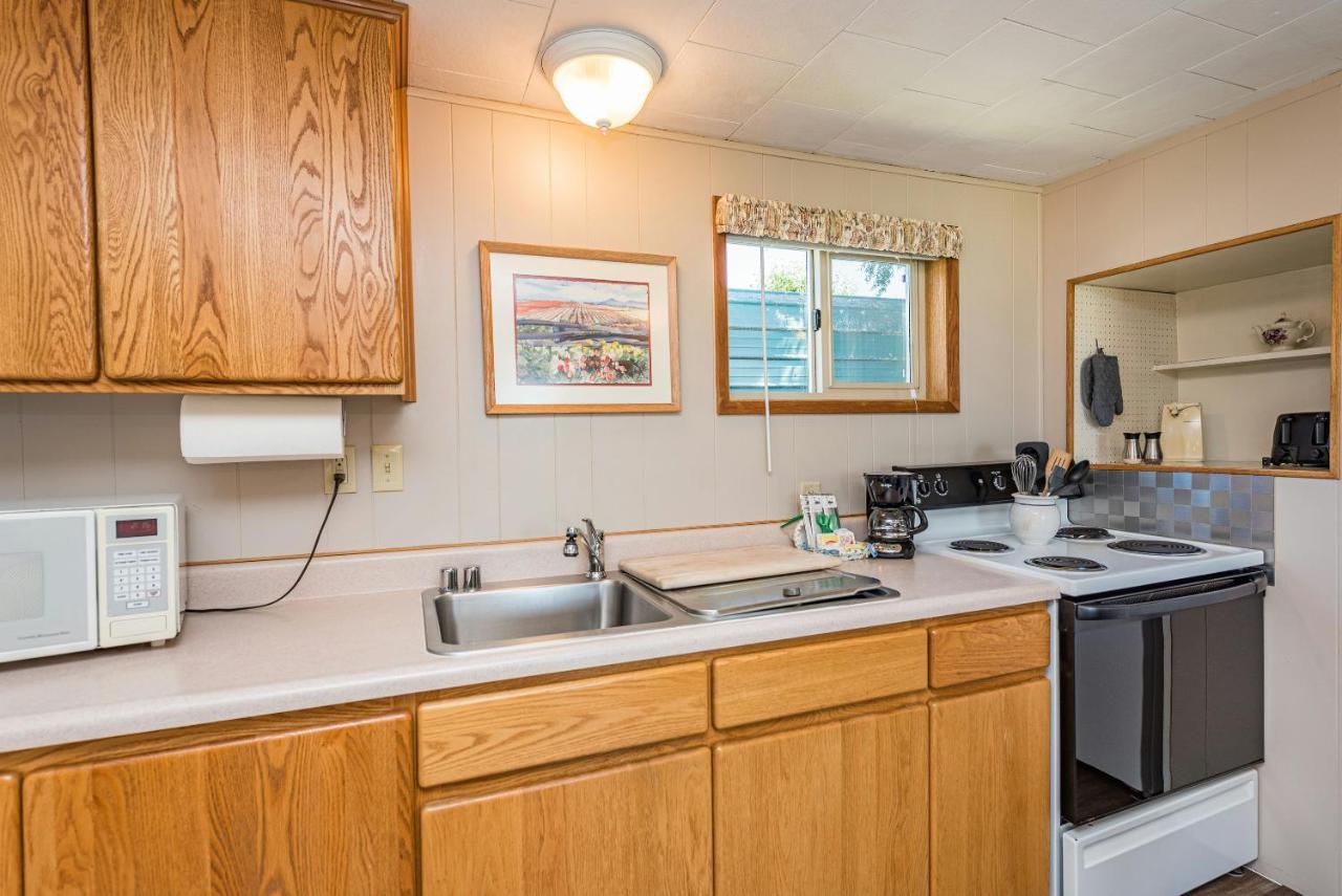 Juan De Fuca Waterfront Hotel & Cottages سيكيم المظهر الخارجي الصورة