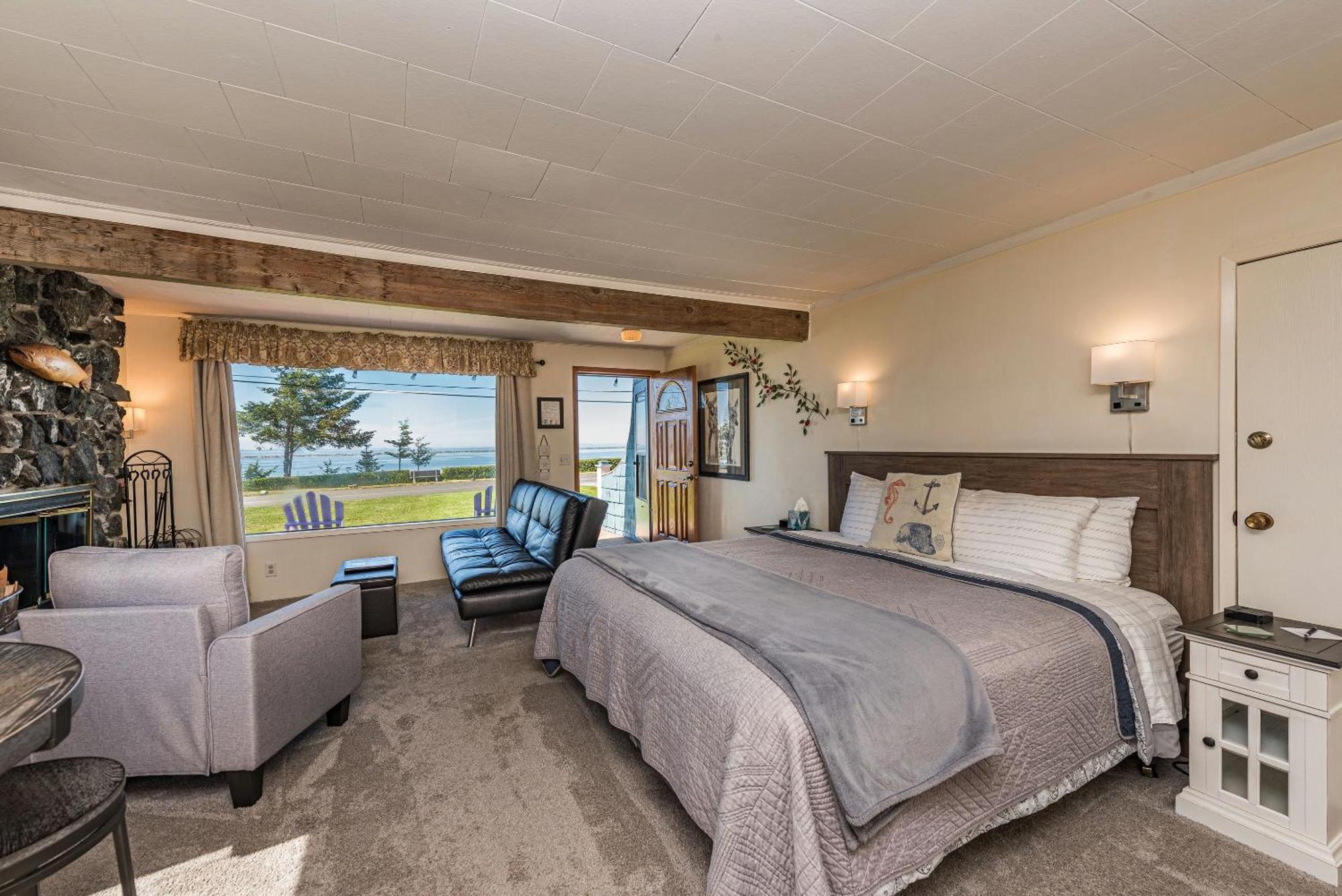 Juan De Fuca Waterfront Hotel & Cottages سيكيم المظهر الخارجي الصورة