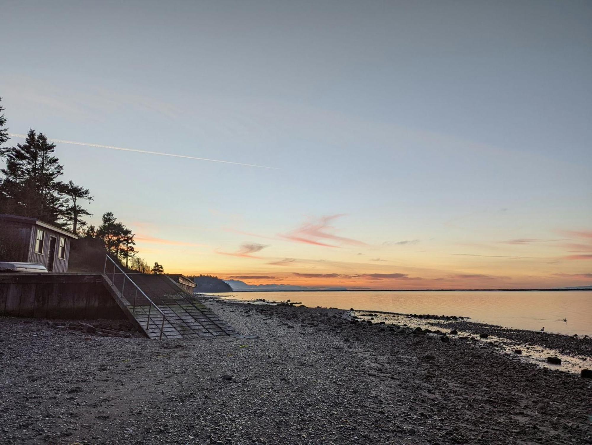 Juan De Fuca Waterfront Hotel & Cottages سيكيم المظهر الخارجي الصورة