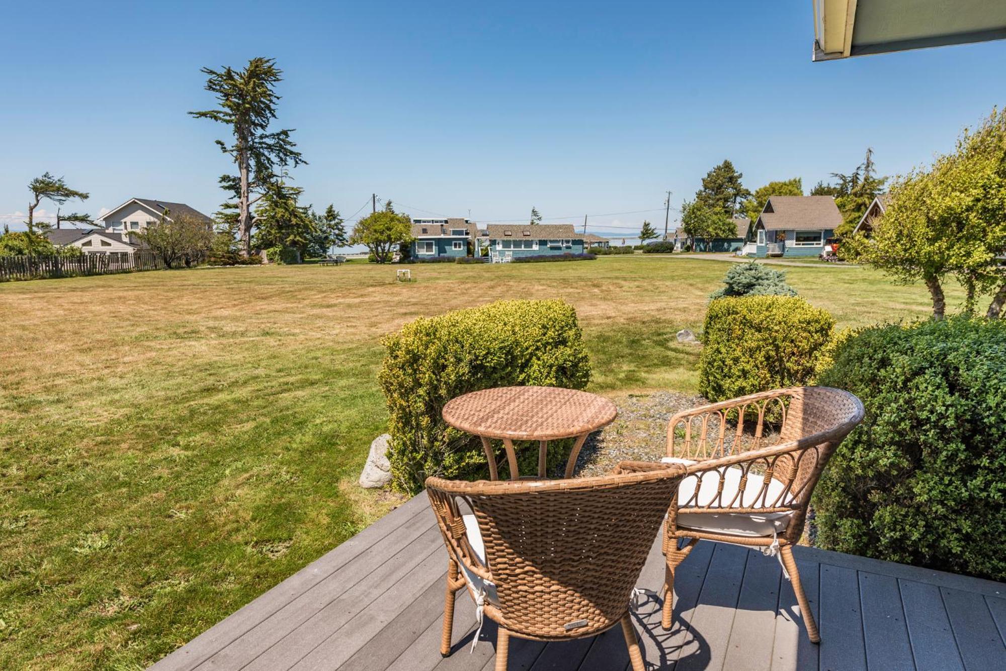 Juan De Fuca Waterfront Hotel & Cottages سيكيم المظهر الخارجي الصورة