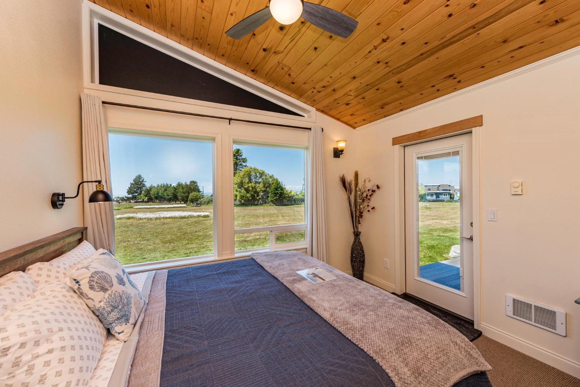 Juan De Fuca Waterfront Hotel & Cottages سيكيم المظهر الخارجي الصورة