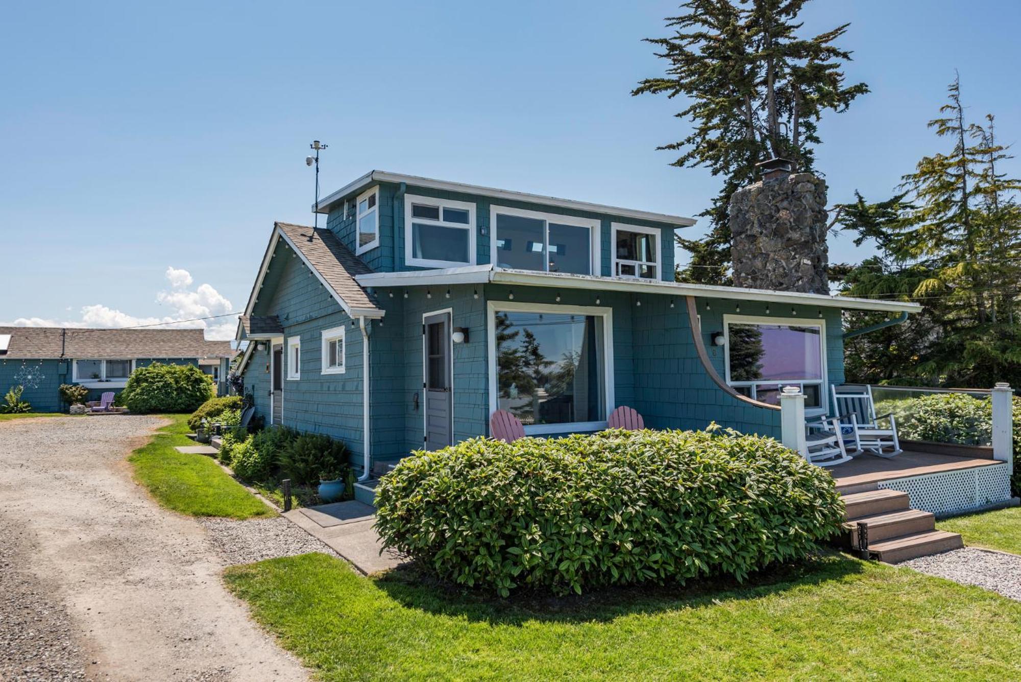 Juan De Fuca Waterfront Hotel & Cottages سيكيم المظهر الخارجي الصورة