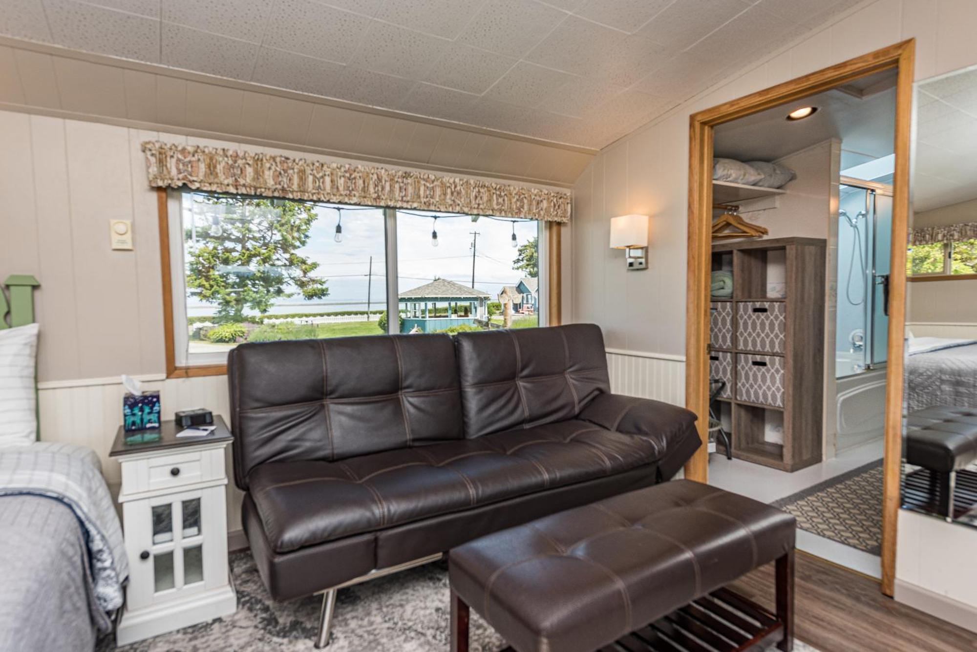 Juan De Fuca Waterfront Hotel & Cottages سيكيم المظهر الخارجي الصورة