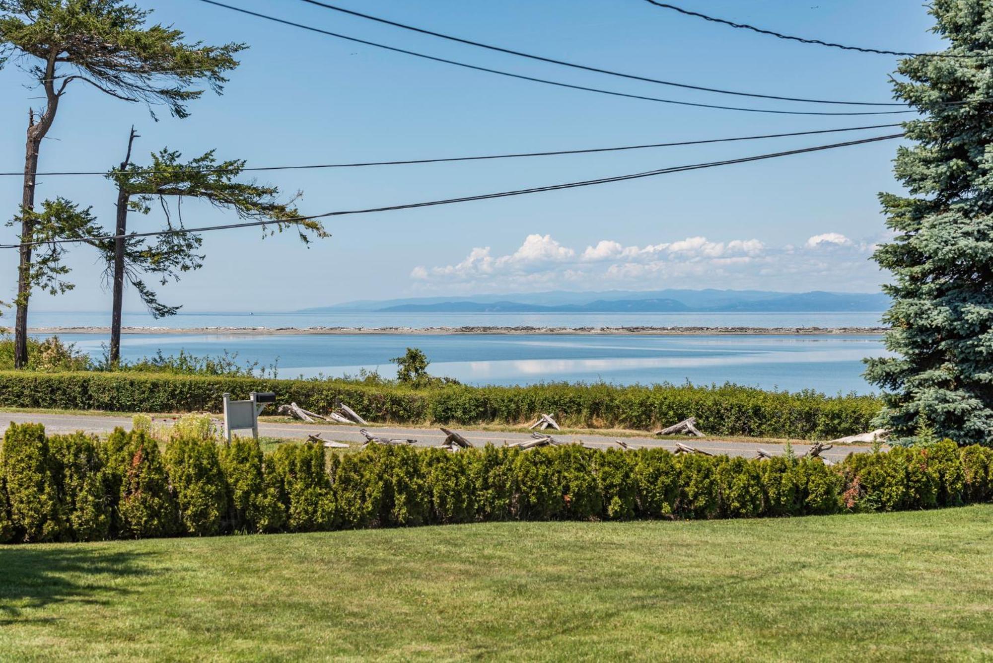 Juan De Fuca Waterfront Hotel & Cottages سيكيم المظهر الخارجي الصورة