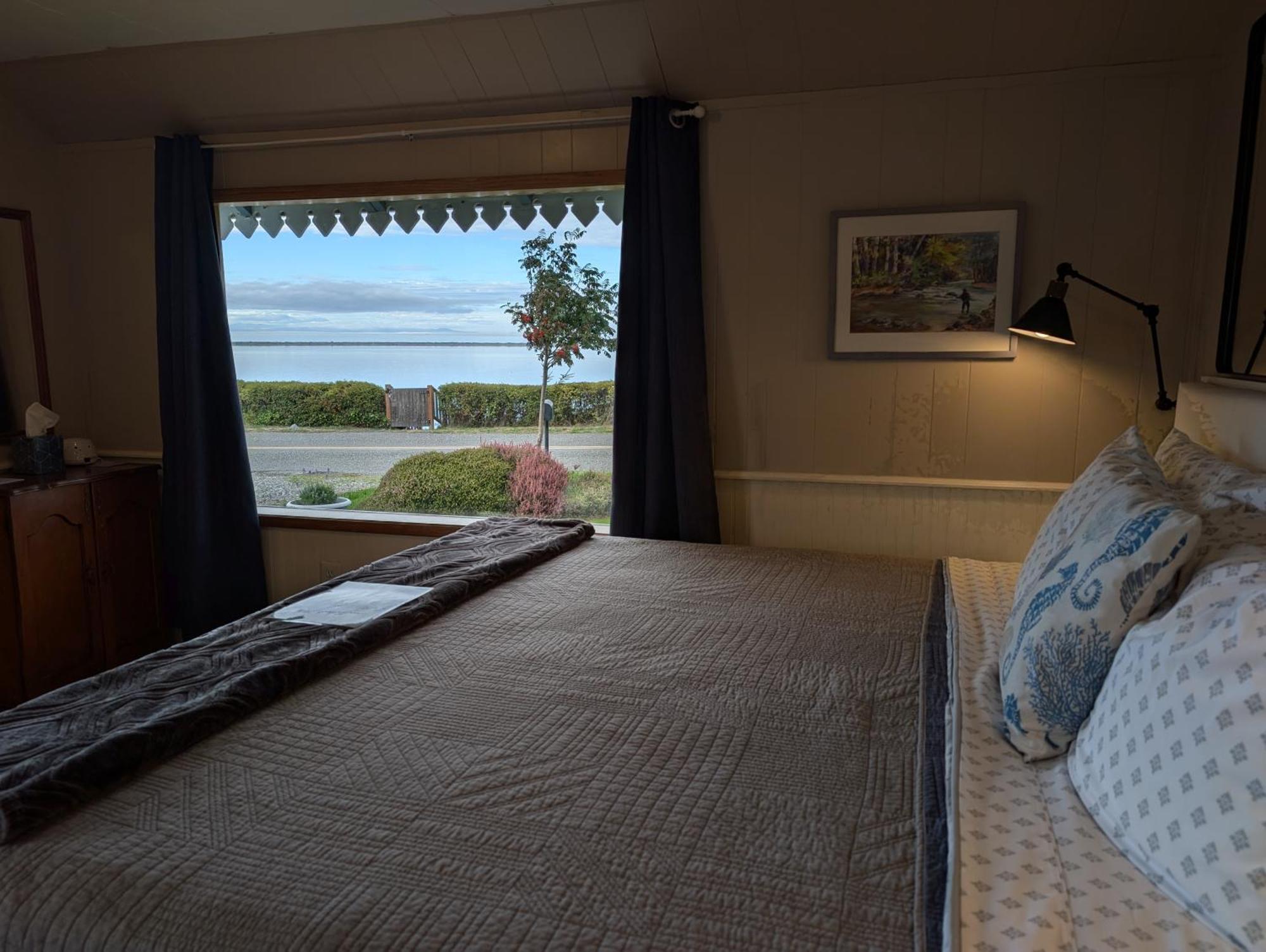 Juan De Fuca Waterfront Hotel & Cottages سيكيم المظهر الخارجي الصورة