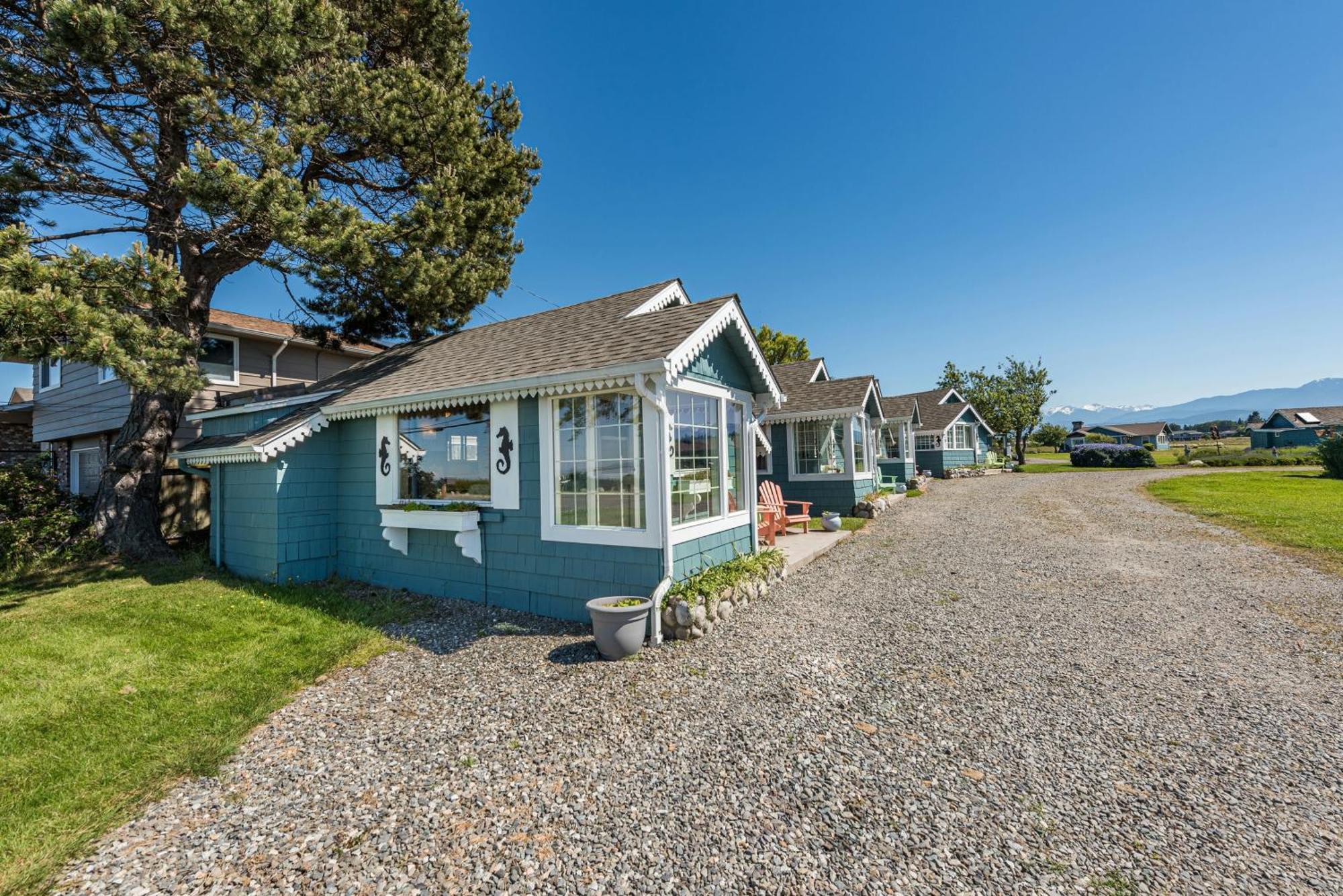 Juan De Fuca Waterfront Hotel & Cottages سيكيم المظهر الخارجي الصورة